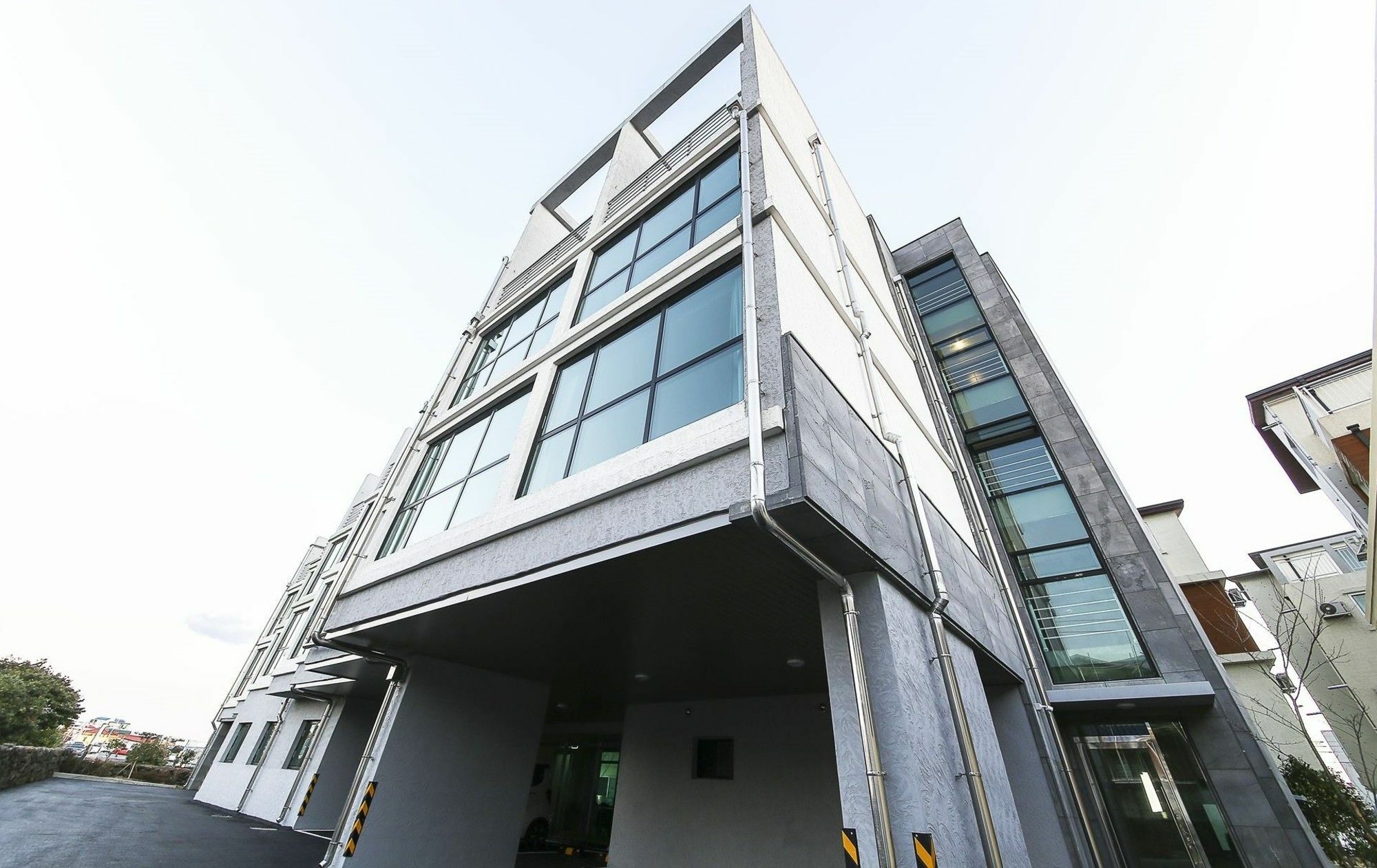涉地岬日升酒店 西归浦市 外观 照片