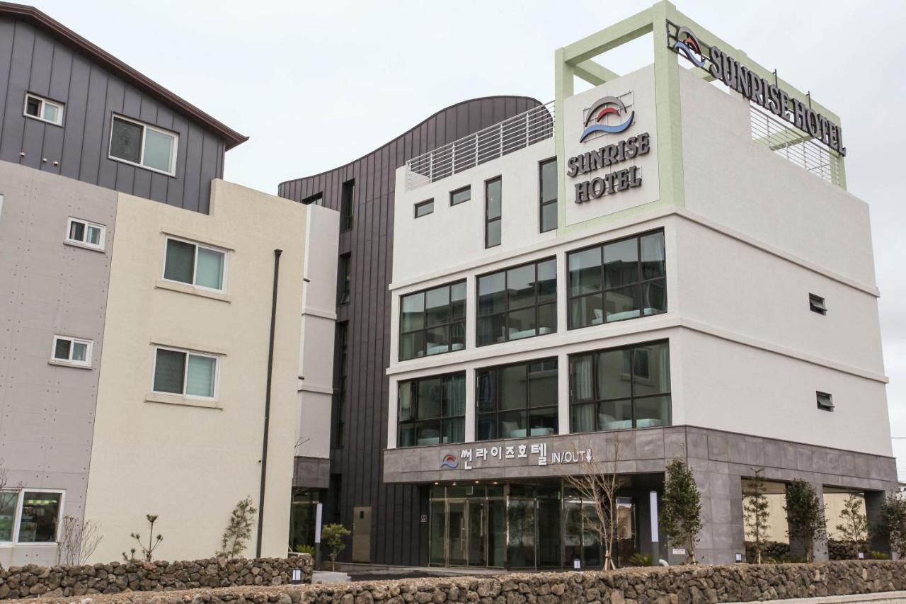 涉地岬日升酒店 西归浦市 外观 照片